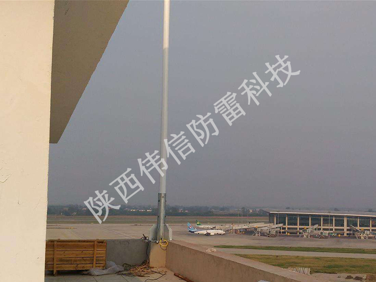 11米玻璃鋼避雷針，機(jī)場(chǎng)專(zhuān)用避雷針產(chǎn)品展示三