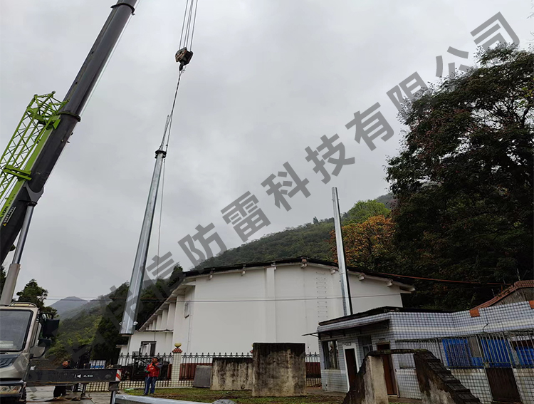 貴州貴陽(yáng)某部隊(duì)獨(dú)立避雷塔安裝